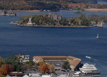 Capt. Thomson's Resort hotel thumbnail 4