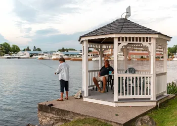 Capt. Thomson's Resort hotel thumbnail 8