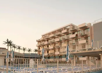 Oceanfront Pan American Hotel hotel thumbnail 5