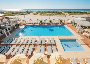 Reges Oceanfront Resort hotel thumbnail 2