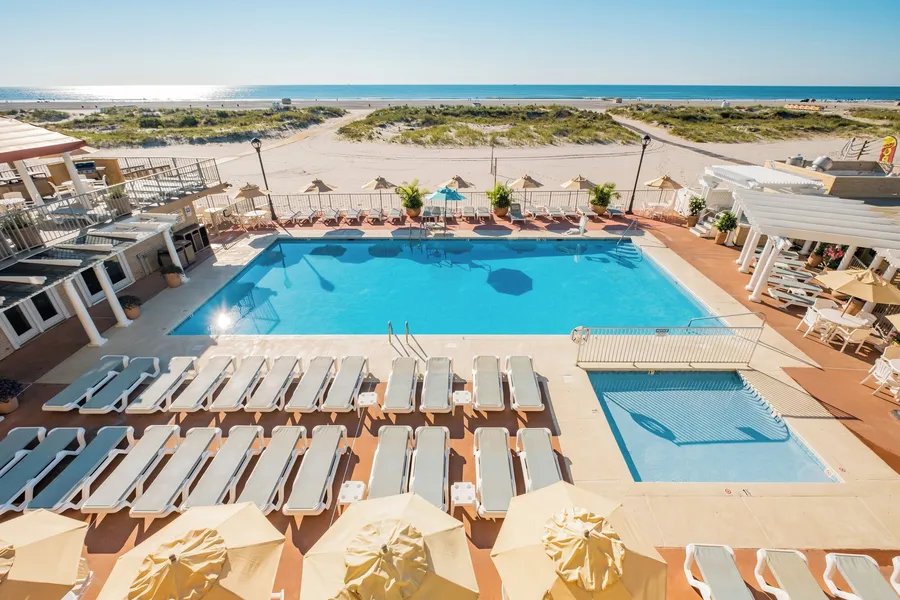 Reges Oceanfront Resort hotel detail image 2