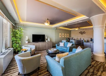 Reges Oceanfront Resort hotel thumbnail 5