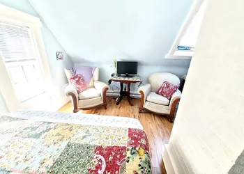 Fisherman's Daughter Bed & Breakfast hotel thumbnail 5