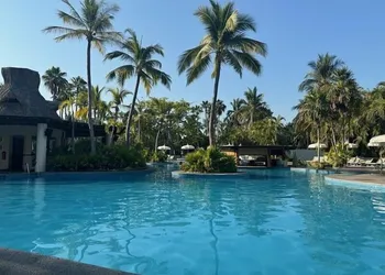 Grand Luxxe hotel thumbnail 7
