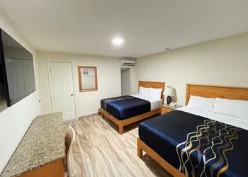 Hotel Catalina hotel thumbnail 3