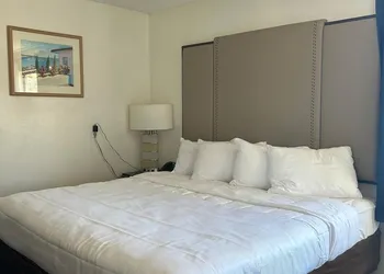 Backcountry Inn Motel hotel thumbnail 5