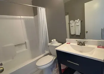 Backcountry Inn Motel hotel thumbnail 7
