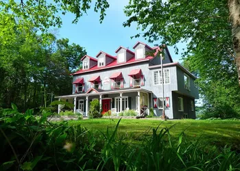 Manoir du Lac Sept-Îles hotel thumbnail 2