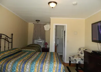 Twin Oaks Motel hotel thumbnail 6