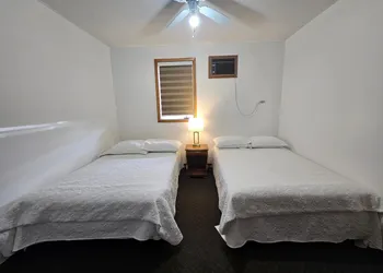 Cypress Motor Inn hotel thumbnail 4