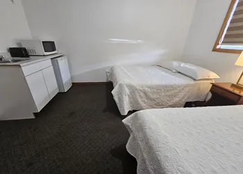 Cypress Motor Inn hotel thumbnail 6