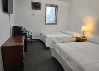 Cypress Motor Inn hotel thumbnail 8