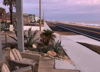 Beach Front Motel hotel thumbnail 4