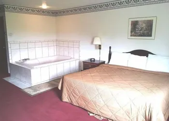 Economy Inn hotel thumbnail 7