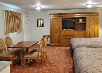 Stay Easy Inn hotel thumbnail 8