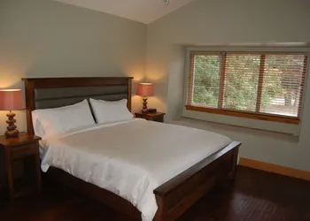Mayne Island Resort hotel thumbnail 4