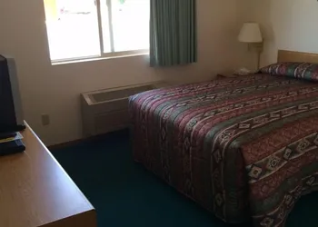 Mini Golden Inns Motel hotel thumbnail 5