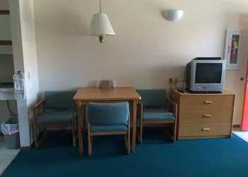 Mini Golden Inns Motel hotel thumbnail 6