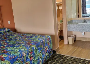 Western Inn hotel thumbnail 8