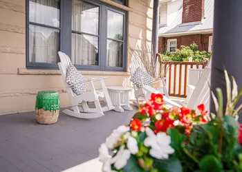 The Levi Deal Mansion Bed & Breakfast hotel thumbnail 5