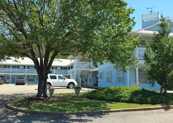 Victorian Inn hotel thumbnail 5
