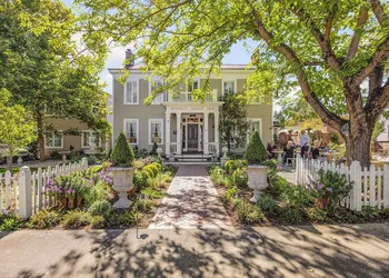 McCully House Inn hotel thumbnail 7