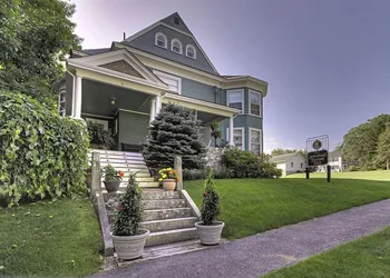The Jeweled Turret Inn hotel thumbnail 2