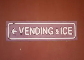 Village Inn Cotulla hotel thumbnail 2