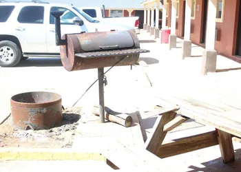 Village Inn Cotulla hotel thumbnail 3