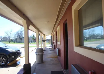 Village Inn Cotulla hotel thumbnail 6