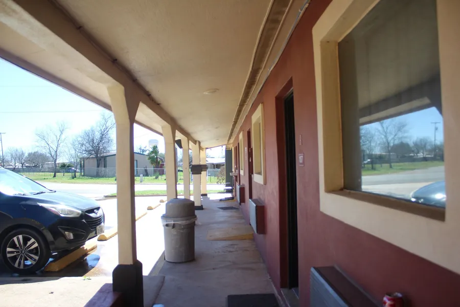 Village Inn Cotulla hotel detail image 6