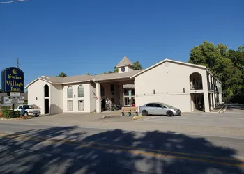 Swiss Village Inn hotel thumbnail 2