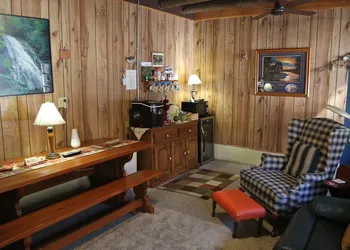 Alpine Inn hotel thumbnail 8