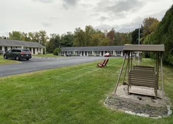 The Villager Motel hotel thumbnail 4
