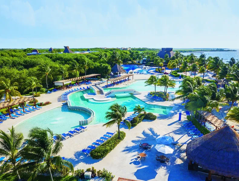 BlueBay Grand Esmeralda All Inclusive hotel detail image 2