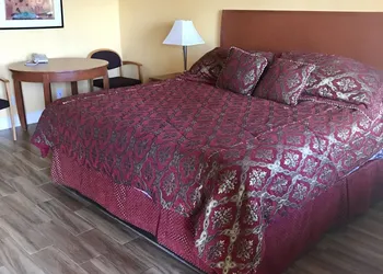 Town & Country Motel hotel thumbnail 5