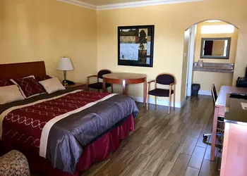 Town & Country Motel hotel thumbnail 7