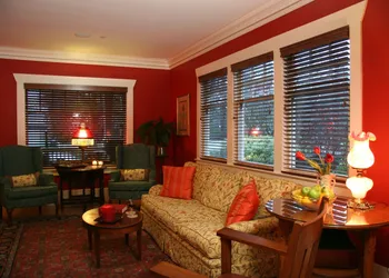 Hidden Oak Inn hotel thumbnail 3