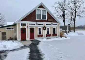 Chapel Valley Estate bed & breakfast hotel thumbnail 8