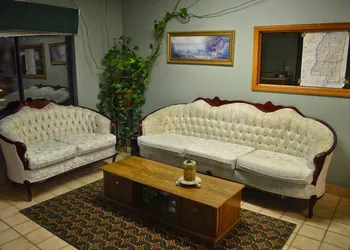 Economy Inn hotel thumbnail 4