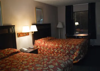 Economy Inn hotel thumbnail 8