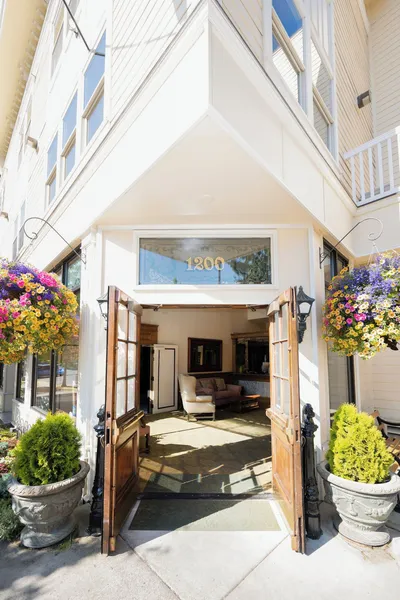 Fairhaven Village Inn hotel detail image 2