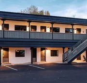Western Lodge hotel detail image 7