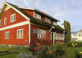 Old Iron Inn Bed and Breakfast hotel thumbnail 2