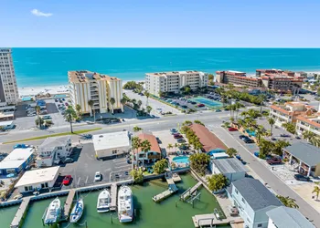 Sand Vista Vacation Rentals hotel thumbnail 8