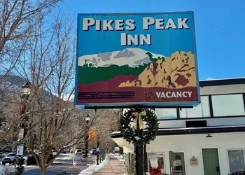 Pikes Peak Inn hotel thumbnail 2