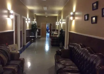 Genevieve Bay Inn hotel thumbnail 5