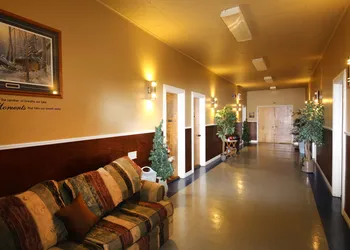 Genevieve Bay Inn hotel thumbnail 6