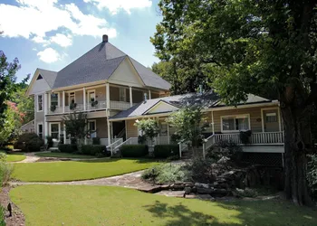 Heartstone Inn B&B & Cottages hotel thumbnail 2