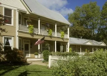 Heartstone Inn B&B & Cottages hotel thumbnail 3
